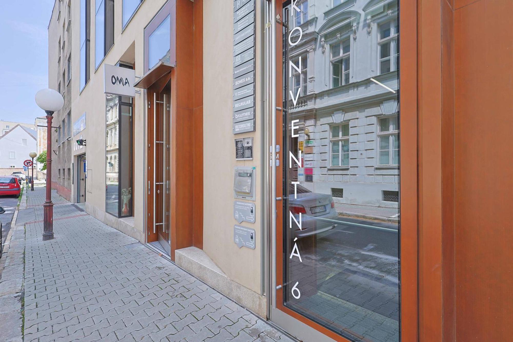 Ferienwohnung Downtown Luxe Retreat- Konventna Pressburg Exterior foto